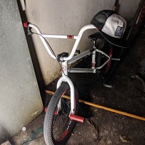 Meet your Posher, Lucas